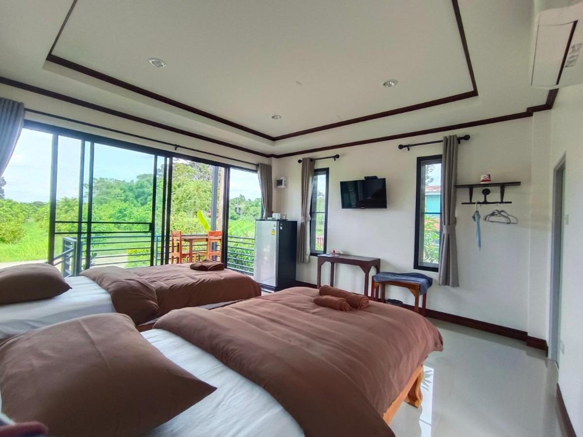 บ้านแม่อุทัยธานี Baanmae Uthaithani Exteriér fotografie